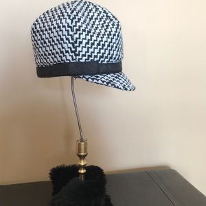☃️ Never Worn!  Houndstooth Style Hat